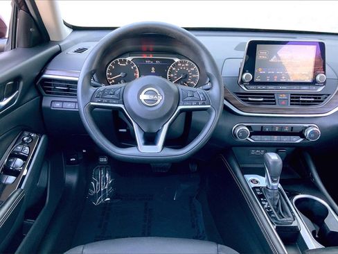 Certified 2023 Nissan Altima 2.5 SV image 4