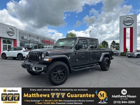 Used 2023 Jeep Gladiator Sport AWD/4WD image 1