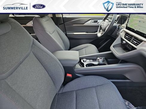 New 2026 Ford Explorer Active RWD image 12