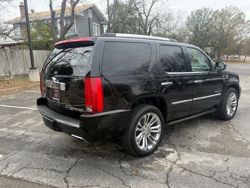 Used 2014 Cadillac Escalade Platinum image 5