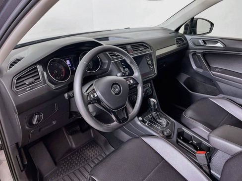 Used 2021 Volkswagen Tiguan SE AWD/4WD image 22