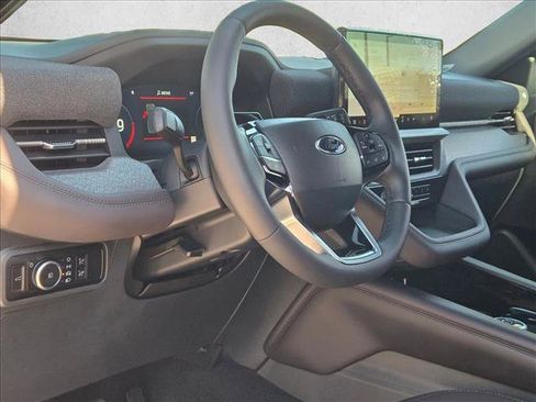 New 2026 Ford Explorer Platinum image 3