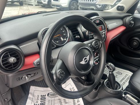 Used 2016 MINI Cooper 4-Door Hardtop FWD image 17