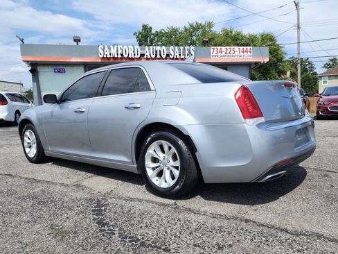 Used 2015 Chrysler 300 Limited RWD image 6