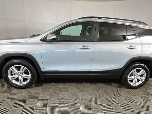Used 2022 GMC Terrain SLE AWD/4WD image 5