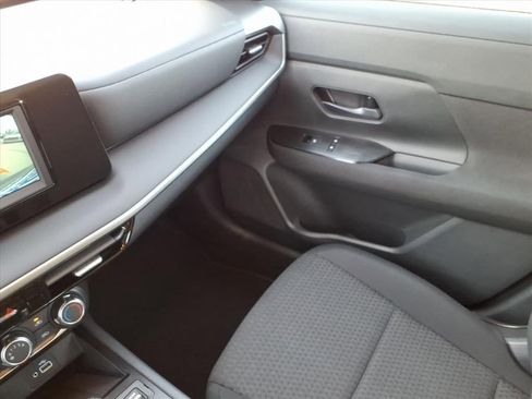 Used 2025 Nissan Kicks S image 29