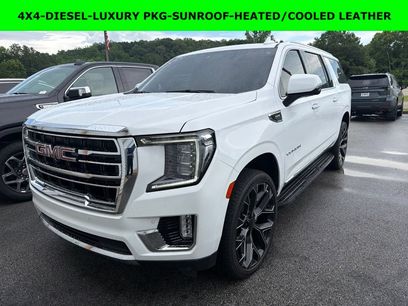Used 2022 GMC Yukon XL SLT w/ SLT Premium Package