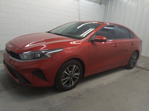 Used 2024 Kia Forte LXS FWD image 2