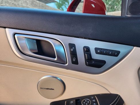 Used 2015 Mercedes-Benz SLK 250 w/ Premium Package image 33