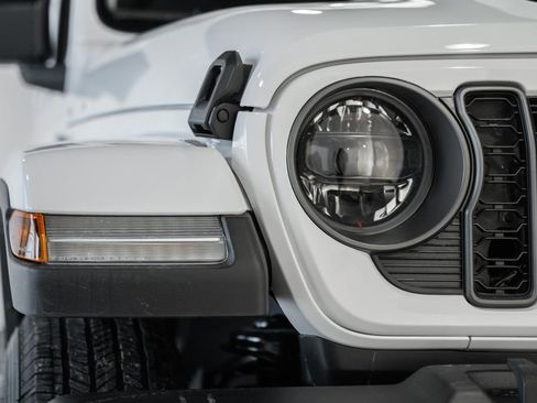 New 2026 Jeep Gladiator Sport image 10