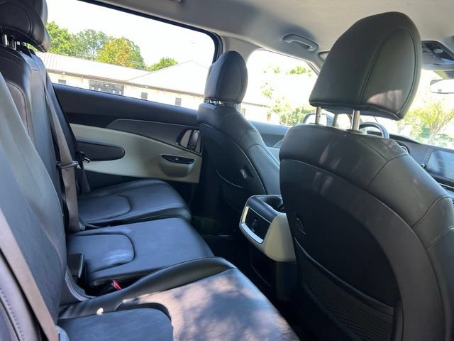 Used 2022 Kia Carnival LX FWD image 17