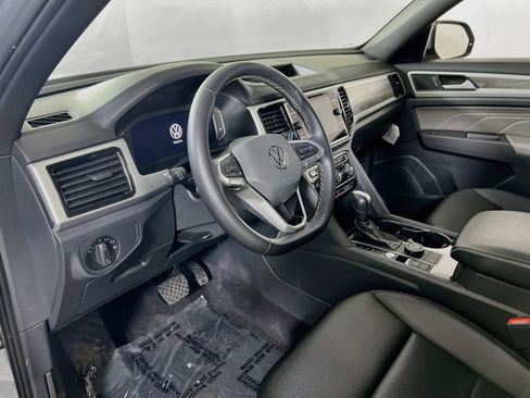 Used 2023 Volkswagen Atlas Cross Sport SE AWD/4WD image 9