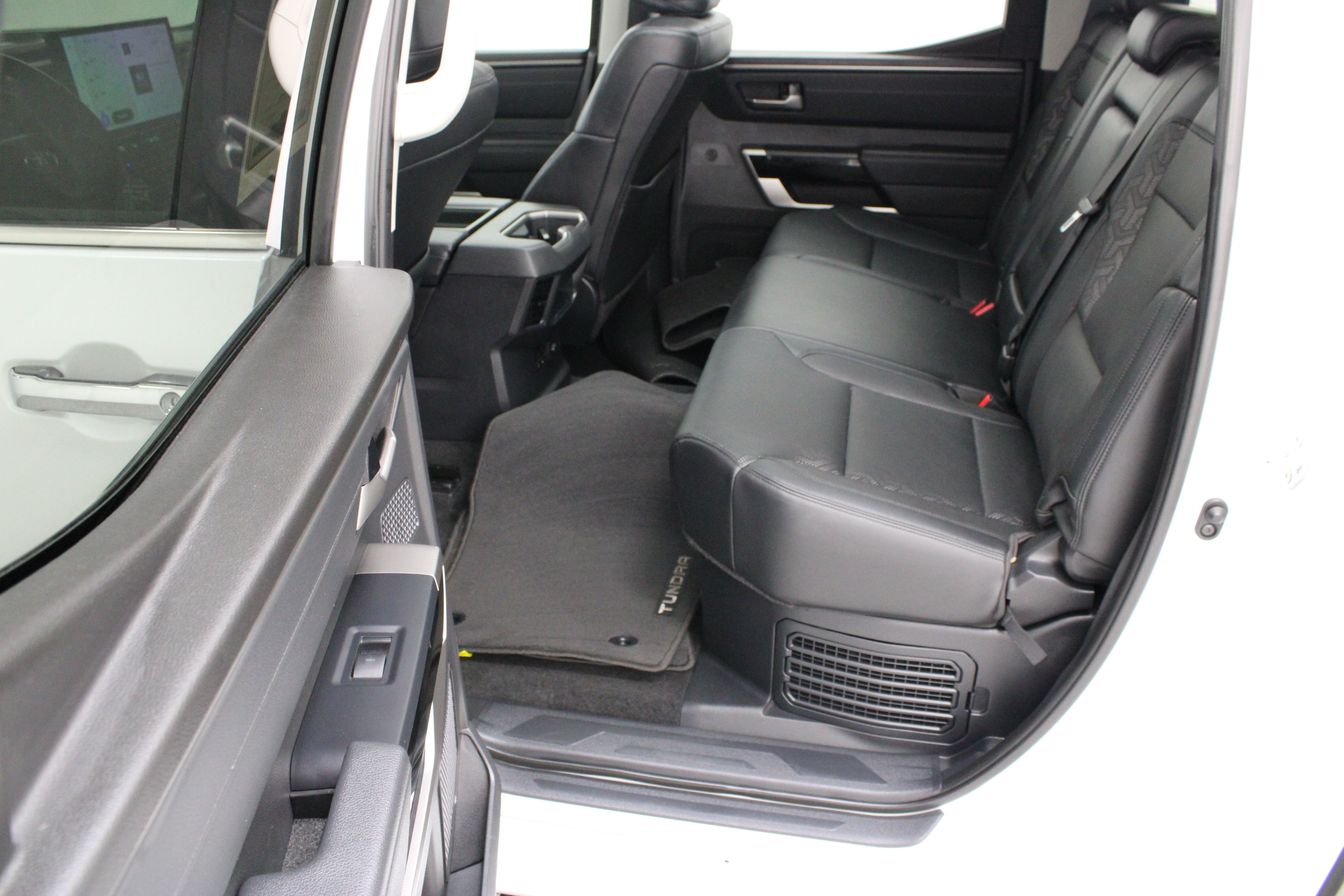 Used 2024 Toyota Tundra Limited w/ Power Package AWD/4WD image 33
