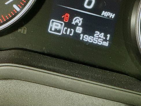 Used 2024 Subaru Crosstrek 2.0i Premium image 18