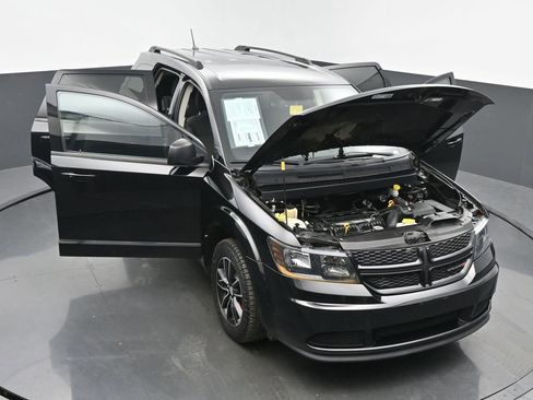 Used 2017 Dodge Journey SE w/ Flexible Seating Group image 63