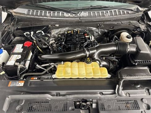 Used 2021 Ford Expedition XLT image 33