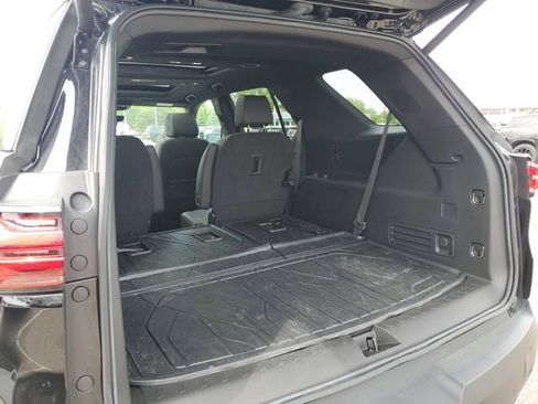 Used 2023 Chevrolet Traverse RS w/ LPO, Floor Liner Package AWD/4WD image 30