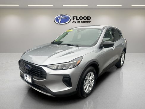 Used 2023 Ford Escape Active AWD/4WD image 3