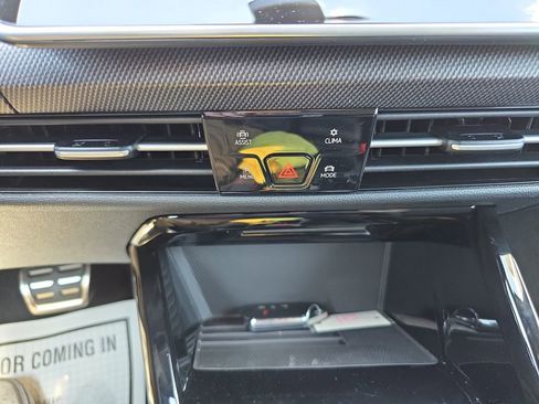 New 2026 Volkswagen GTI SE FWD image 17