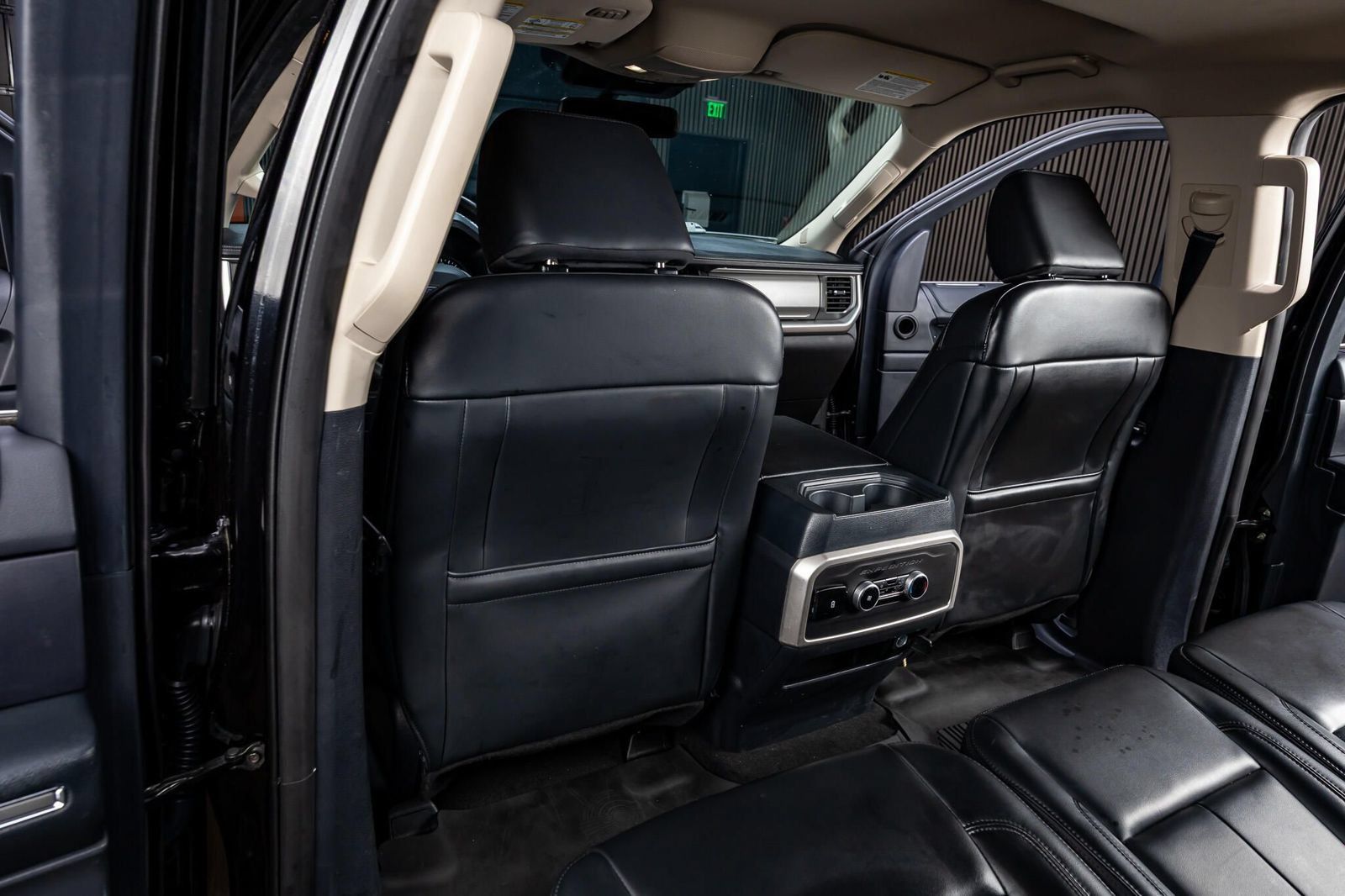 Used 2024 Ford Expedition XLT AWD/4WD image 33