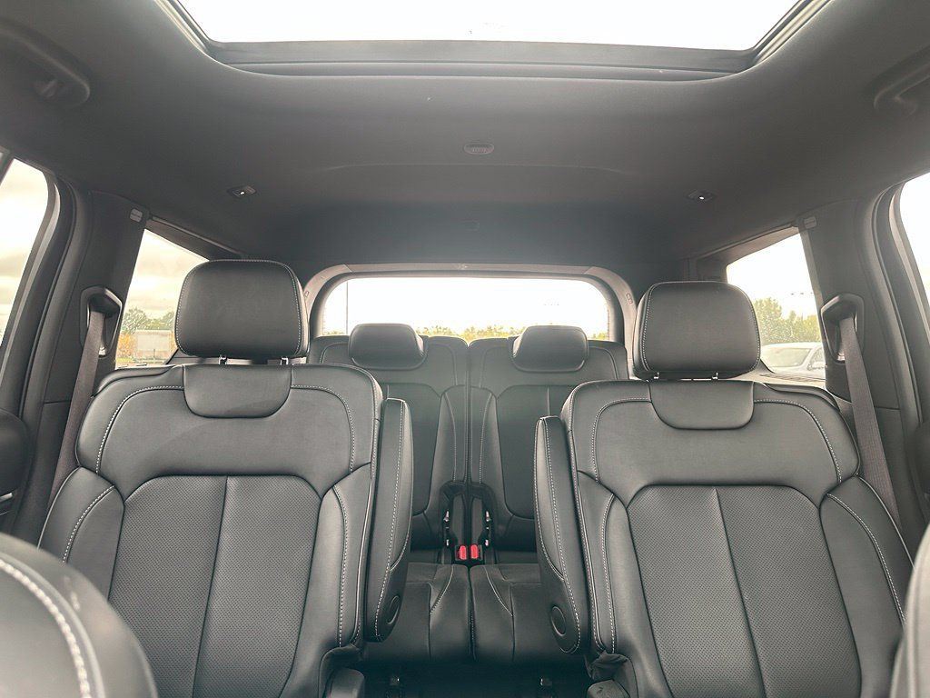 Used 2023 Jeep Grand Cherokee L Overland AWD/4WD image 34