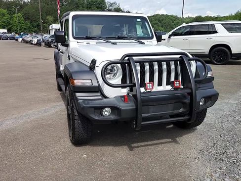 Used 2019 Jeep Wrangler Unlimited Sport S image 2