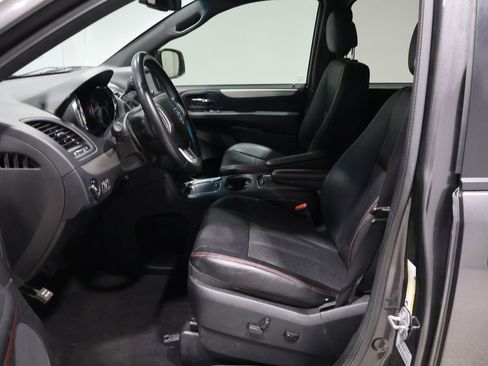 Used 2017 Dodge Grand Caravan GT image 9
