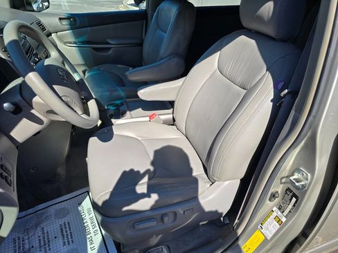 Used 2007 Toyota Sienna LE image 10