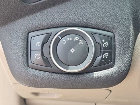 Used 2016 Ford Escape SE w/ Equipment Group 201A FWD image 18