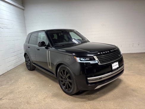 Used 2023 Land Rover Range Rover SE AWD/4WD image 4