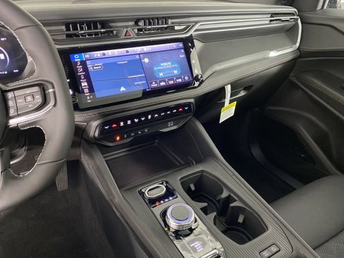 New 2026 Jeep Cherokee Overland image 39