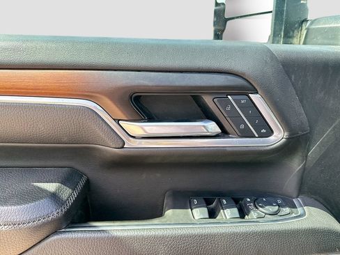 Used 2025 GMC Sierra 2500 Denali w/ Denali Reserve Package AWD/4WD image 6