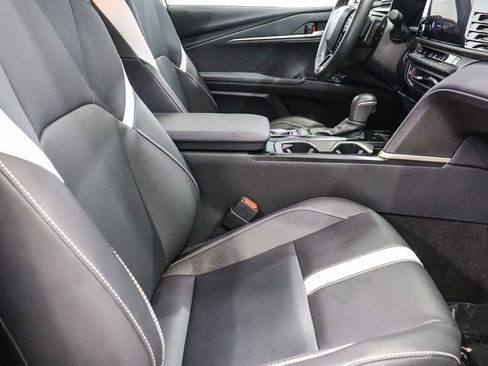 Used 2025 Toyota Camry SE FWD image 16