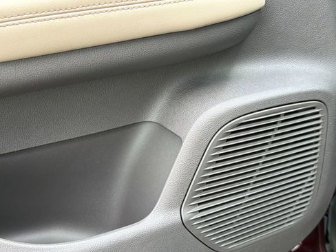 Used 2021 Lincoln Corsair AWD image 20