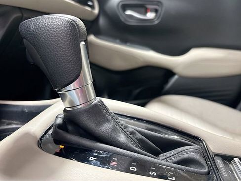 Used 2023 Honda HR-V LX image 18