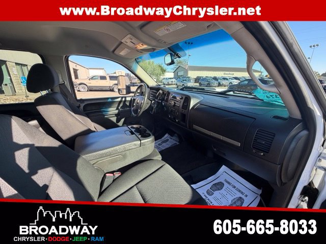Used 2011 Chevrolet Silverado 2500 LT w/ Interior Plus Package AWD/4WD image 11