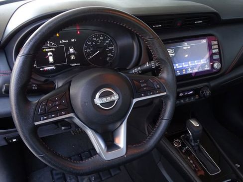 Used 2022 Nissan Kicks SR image 23
