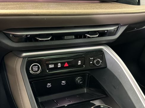 Certified 2025 Audi Q5 Premium w/ Convenience Package AWD/4WD image 18