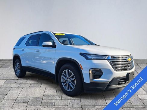 Used 2022 Chevrolet Traverse LT w/ LPO, Floor Liner Package image 1