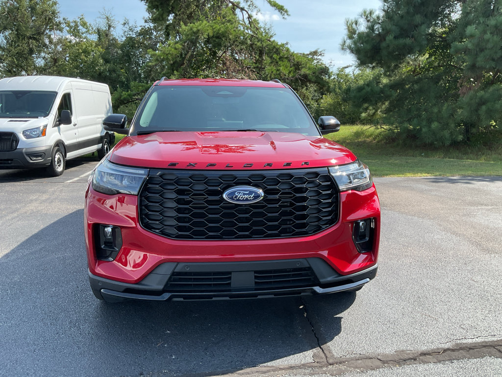 New 2026 Ford Explorer ST-Line w/ ST-Line Street Pack RWD image 2