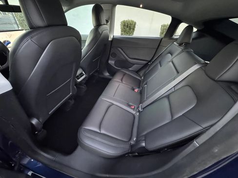 Used 2021 Tesla Model Y Long Range AWD/4WD image 16