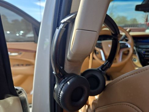 Used 2015 Cadillac Escalade Platinum image 47