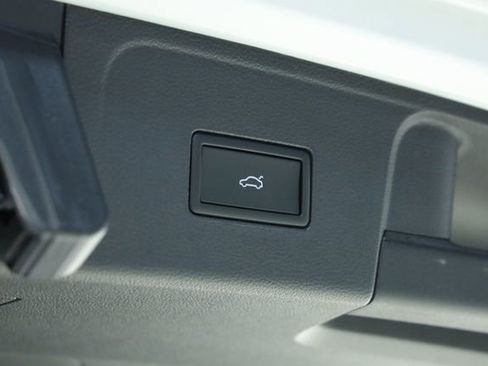 New 2026 Volkswagen Atlas SE FWD image 42