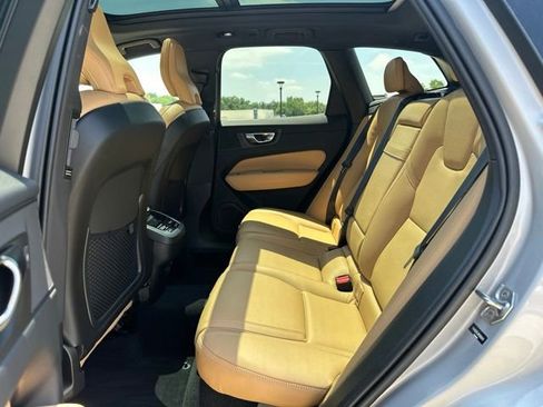 Certified 2022 Volvo XC60 B6 Inscription w/ Advanced Package AWD/4WD image 13