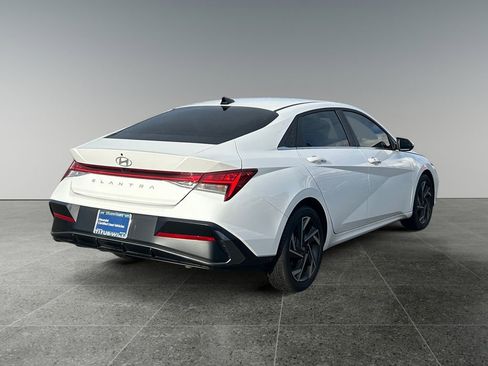Certified 2025 Hyundai Elantra SEL w/ Cargo Package image 7