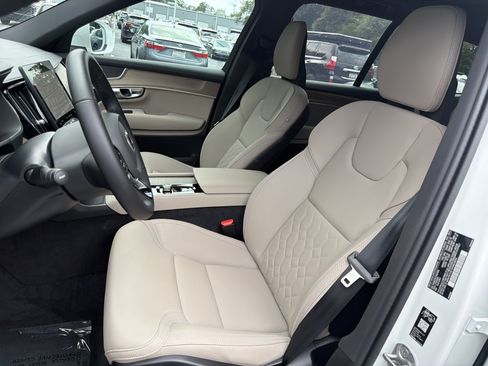 Used 2026 Volvo XC90 B6 Plus w/ Protection Package Premier AWD/4WD image 18