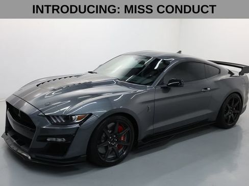 Used 2022 Ford Mustang Shelby GT500 w/ Carbon Fiber Track Pack RWD image 2