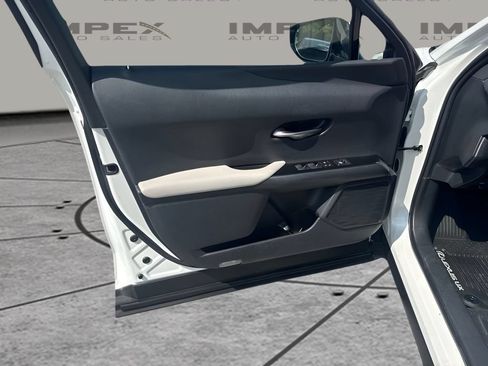 Used 2020 Lexus UX 200 w/ Premium Package FWD image 18