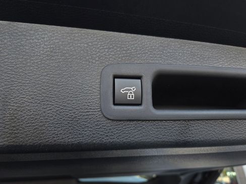 Certified 2026 Toyota Sienna XLE FWD image 25