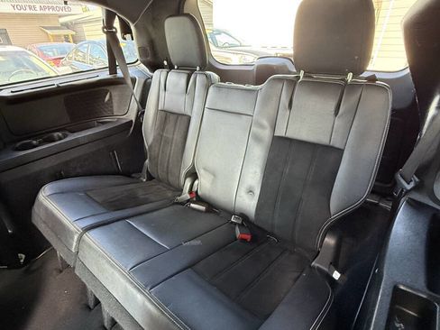 Used 2017 Dodge Grand Caravan SXT w/ Driver Convenience Group FWD image 16